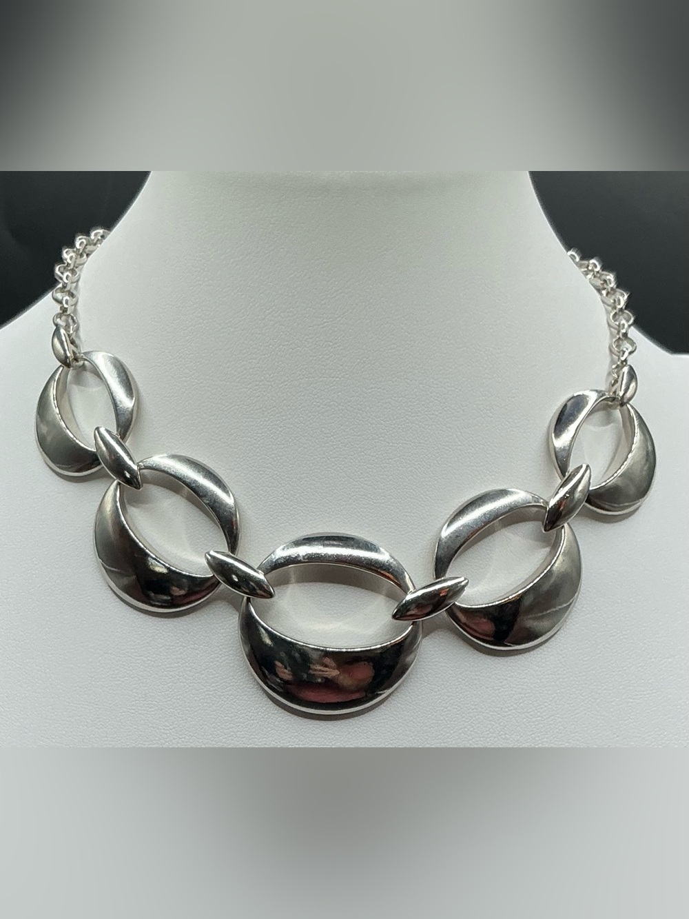 CHARMING CHARLIE POLISHED SILVER TONE CHUNKY STATEMENT NECKLACE